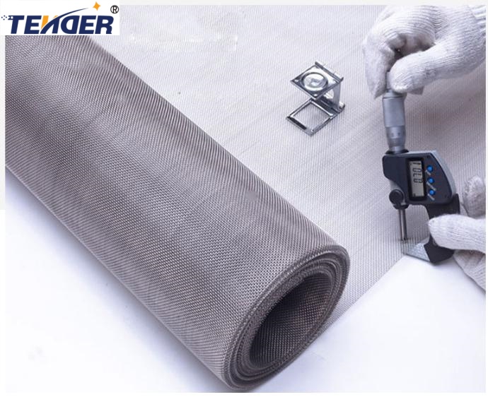 Pinagtagpi wire mesh